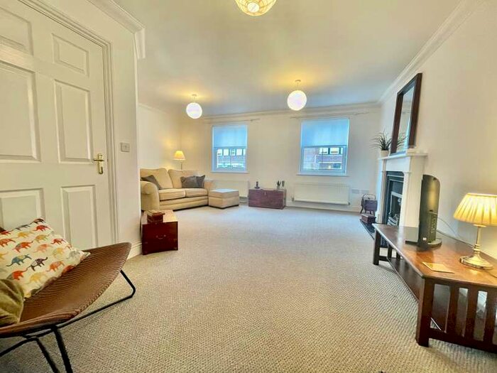 4 Bedroom Town House To Rent In Kilderkin Way, Norwich, NR1