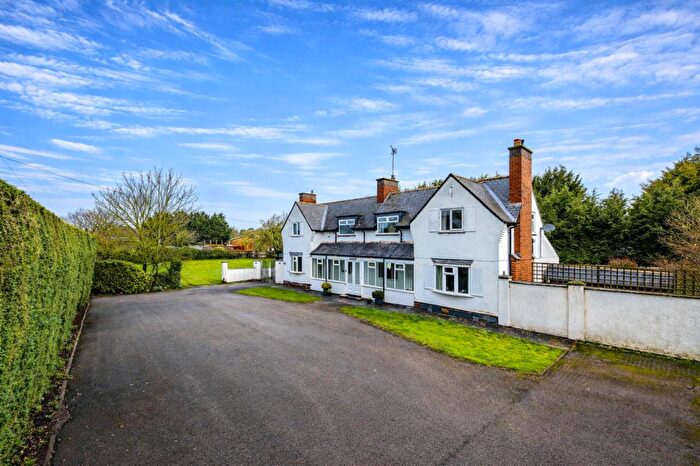 6 Bedroom Detached House For Sale In Mansfield Road, Farnsfield, Newark, NG22