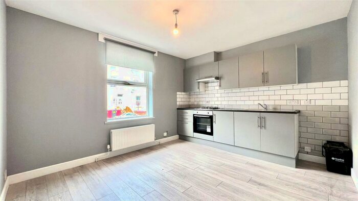 1 Bedroom Apartment To Rent In Zinzan Street, Reading, Berkshire, RG1