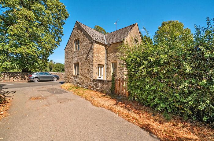 3 Bedroom Detached House For Sale In Chesterton Lane, Cirencester, Gloucestershire, GL7
