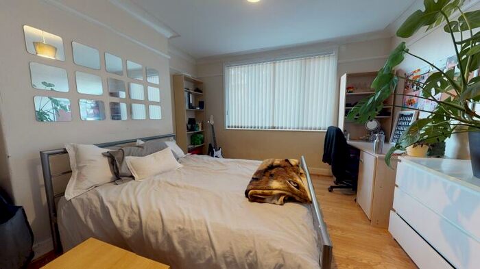 4 Bedroom Semi-Detached House To Rent In Buckingham Avenue, Hyde Park, Leeds, LS6