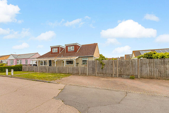 3 Bedroom Detached Bungalow For Sale In Daytona Way, Herne Bay, Kent, CT6