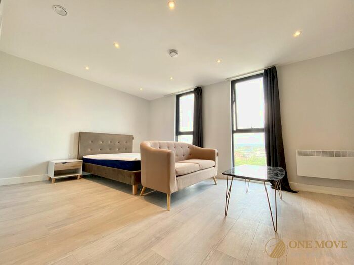 Studio To Rent In Regent Plaza, Salford, M5