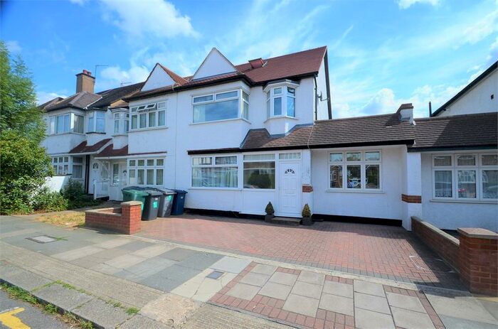 5 Bedroom Semi-Detached House To Rent In Hale Grove Gardens, Mill Hill, NW7