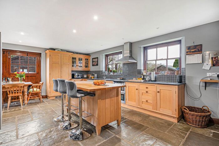 4 Bedroom Barn Conversion For Sale In St Patricks Lane, Liss, Hampshire, GU33