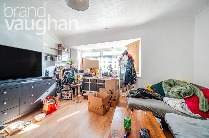 2 Bedroom Flat To Rent In Fernhurst Crescent, Brighton, BN1