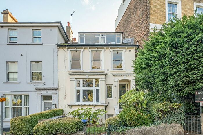 2 Bedroom Flat For Sale In Anerley Hill, London, SE19