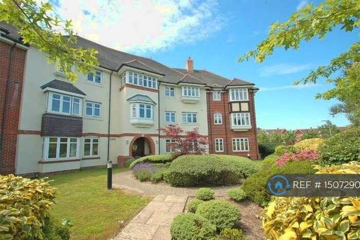 2 Bedroom Flat To Rent In Bentley Drive, Fleet, GU51