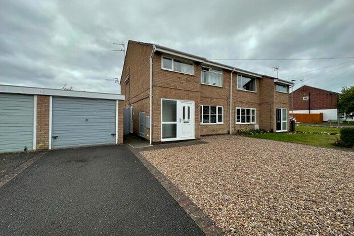 1 Bedroom Flat To Rent In High Meadow, Loughborough, LE12