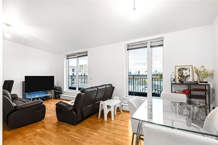 3 Bedroom Apartment For Sale In Wealden House, Capulet Square, Talwin Street, Bow, London, E3
