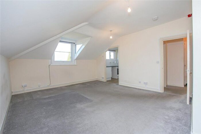 Studio To Rent In St. Georges Road, Cheltenham, Gloucestershire, GL50