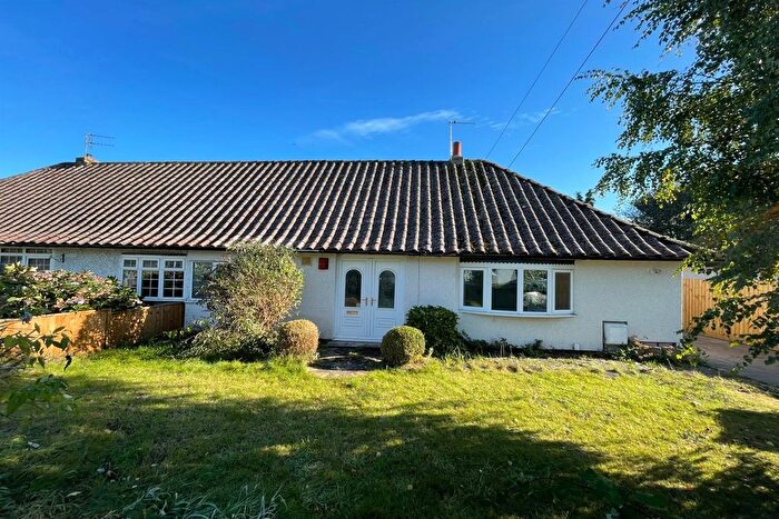 2 Bedroom Semi-Detached Bungalow To Rent In Hawton Crescent, Wollaton Park, NG8