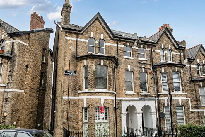 3 Bedroom Flat For Sale In Jasper Road, Crystal Palace, London, SE19