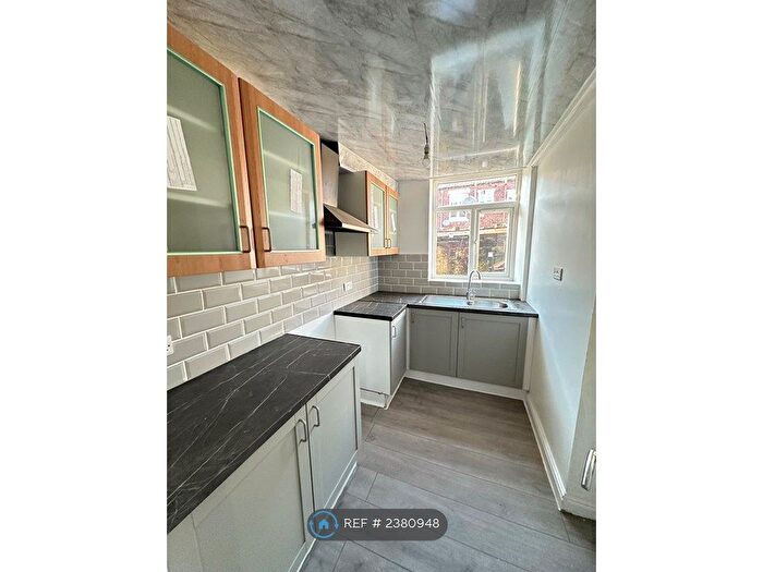 4 Bedroom Terraced House To Rent In Cranbrook Street, Oldham, OL4