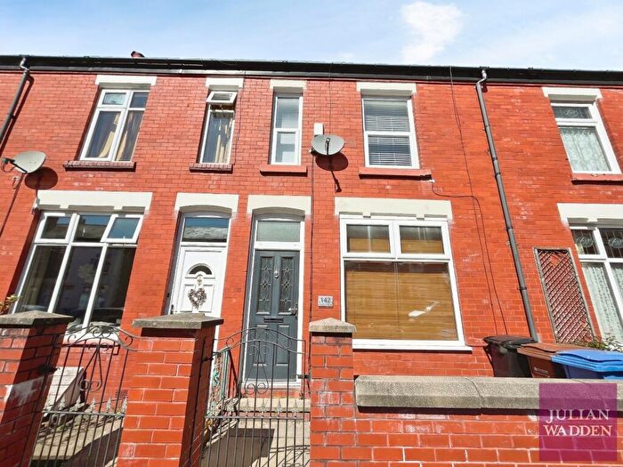 3 Bedroom Terraced House For Sale In Lowfield Road, Shaw Heath, Stockport, SK3