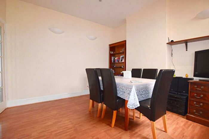 2 Bedroom Detached House To Rent In Capri Road, Croydon, CR0