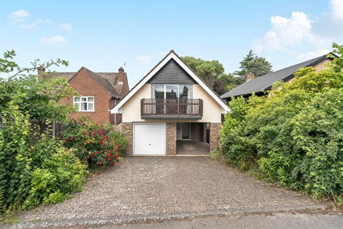 2 Bedroom Chalet For Sale In Vicary Way, Maidstone, ME16