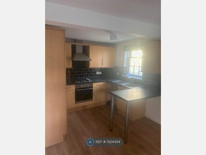 1 Bedroom Flat To Rent In New Road, Callington, PL17