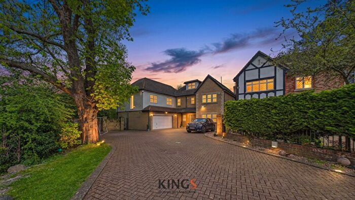 5 Bedroom Detached House For Sale In St. James Road, Goffs Oak, EN7