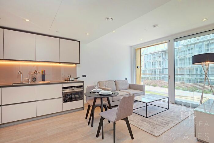 Studio To Rent In L-, Aurora Gardens, Battersea, SW11