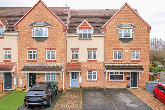 3 Bedroom Town House For Sale In Baring Gould Way, Horbury, Wakefield, WF4