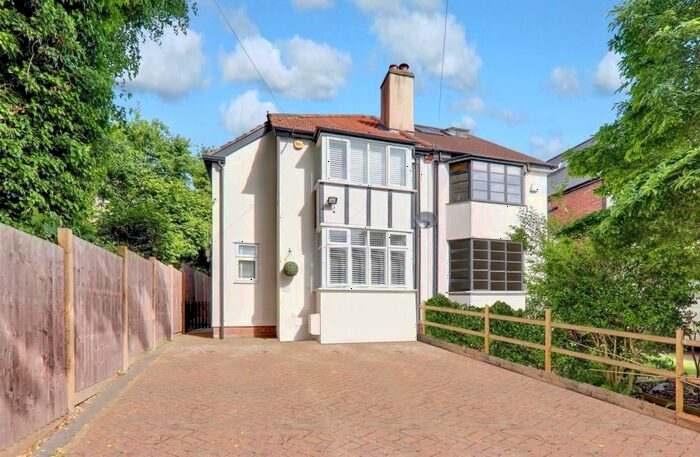 3 Bedroom Semi-Detached House To Rent In Loughton, Essex, IG10
