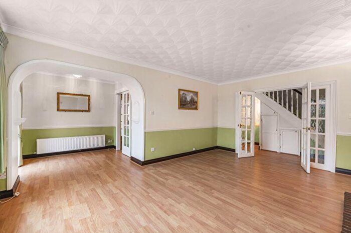 4 Bedroom Detached House For Sale In Oakfield Lane, Wilmington, DA2