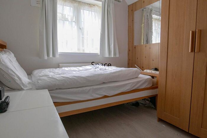 1 Bedroom Semi-Detached House To Rent In Byron Road, Reading, RG6