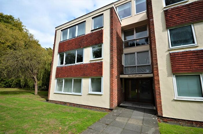 Flat To Rent In Liskeard Gardens London, SE3