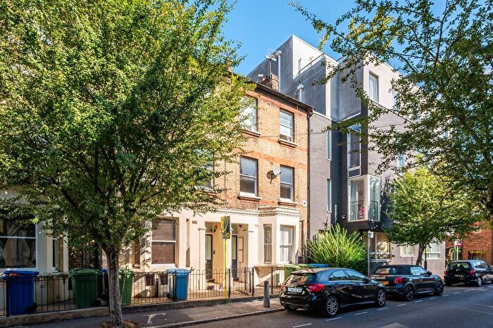 2 Bedroom Flat To Rent In Charleston Street, Elephant And Castle, London, SE17