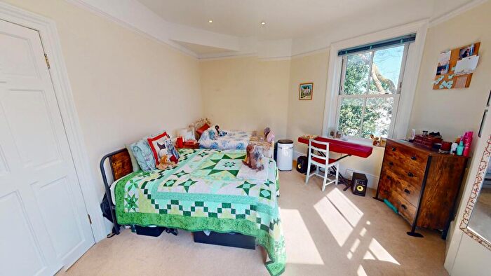 2 Bedroom Flat To Rent In Chatham Place, City Centre, Brighton, BN1