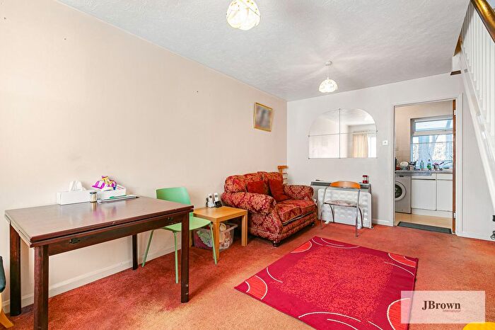 2 Bedroom Terraced House For Sale In Heathlands Way, Greater London, TW4