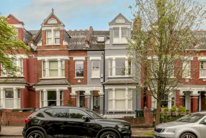 1 Bedroom Flat To Rent In Gladsmuir Road, Whitehall Park, N19