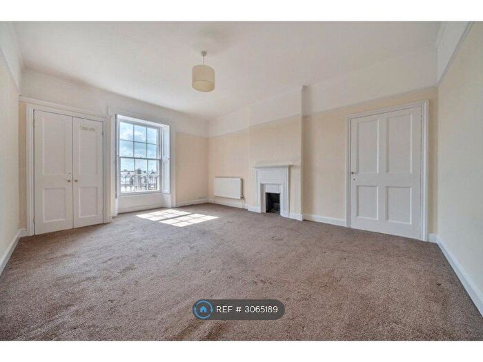 2 Bedroom Flat To Rent In Caledonia Place, Bristol, BS8