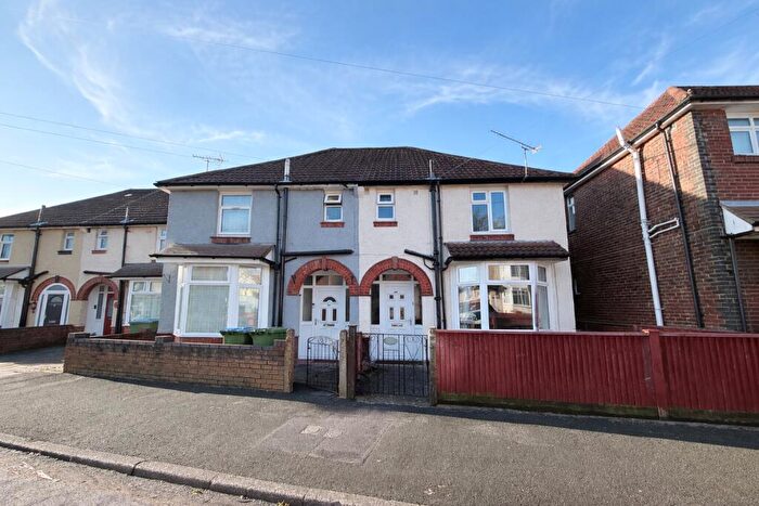 3 Bedroom House To Rent In Percy Road, SO16