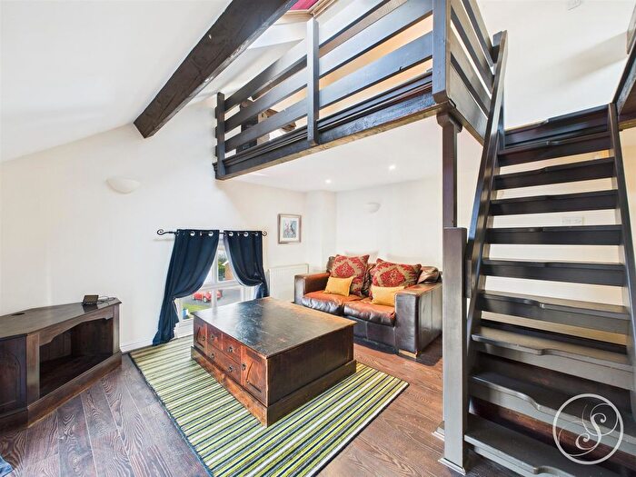 1 Bedroom Flat For Sale In Cliff Court, Blacker Lane, Crigglestone, Wakefield, WF4