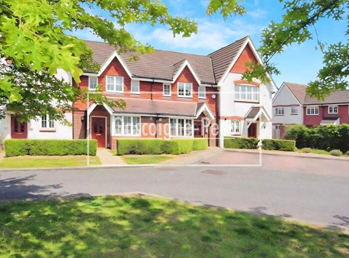 3 Bedroom Property To Rent In Hopkin Close, Guildford, GU2