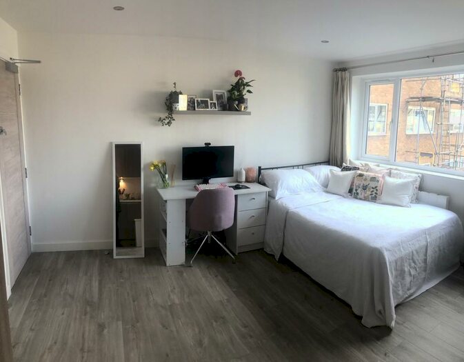 Studio To Rent In Charter Court, KT3