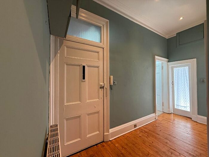 1 Bedroom Flat To Rent In Mcdonald Road, Broughton, Edinburgh, EH7