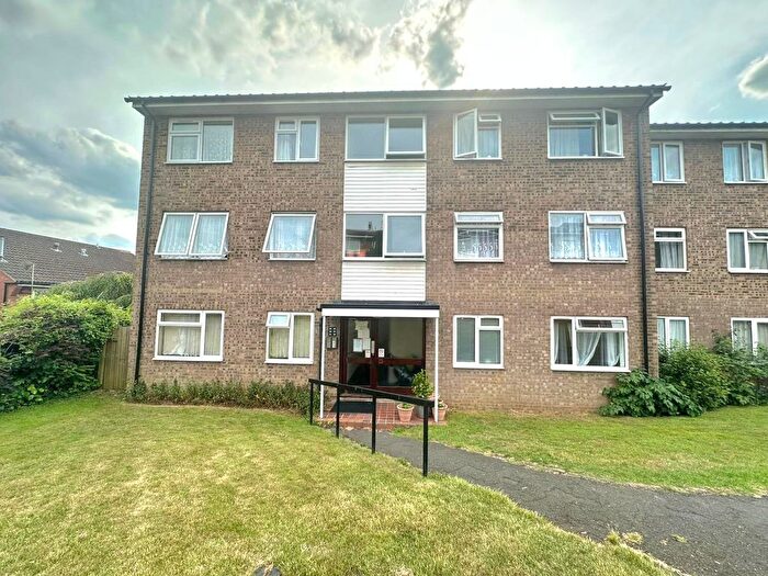 2 Bedroom Flat To Rent In Old Bedford Road, Luton, LU2