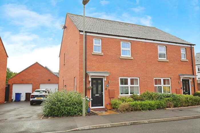 3 Bedroom Semi-Detached House For Sale In Greville Road, Banbury, Oxfordshire, OX16