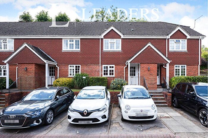 1 Bedroom Flat To Rent In Chesham Mews, Chesham Road, GU1