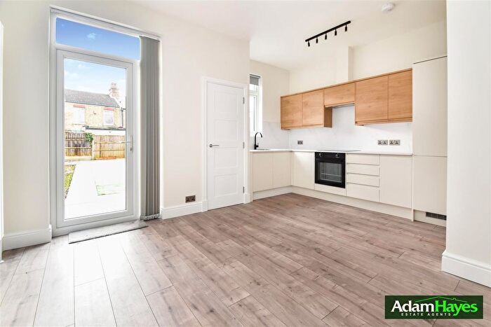 3 Bedroom Terraced House To Rent In Percy Road, North Finchley, N12