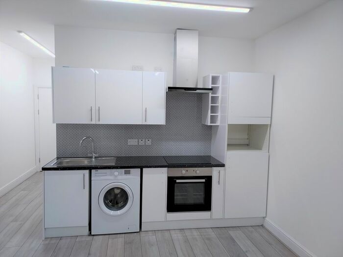 Studio To Rent In Chipstead Valley Road, Coulsdon CR5