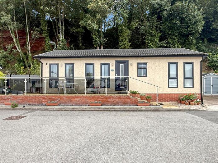 2 Bedroom Park Home For Sale In Cliff Road, Radcliffe-On-Trent, Nottingham, NG12