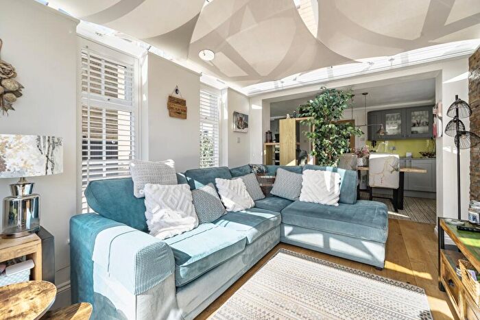 4 Bedroom Detached House For Sale In Stempe Close, Hawkinge, CT18