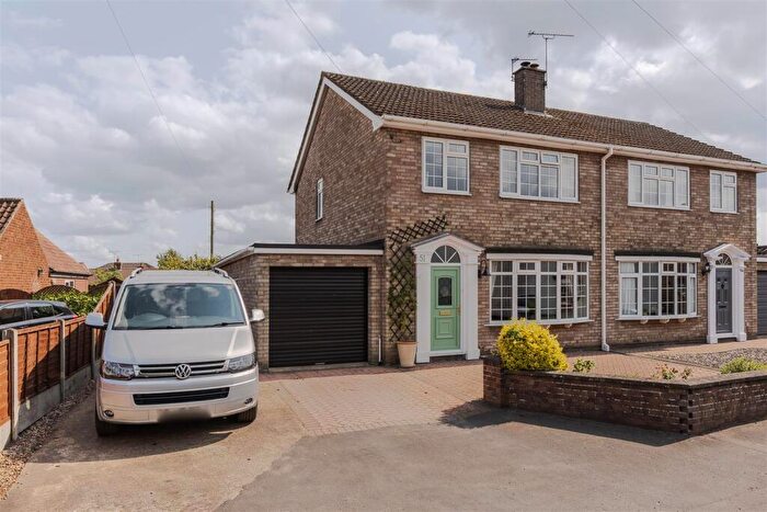 3 Bedroom Semi-Detached House For Sale In Butterwick Road, Messingham, DN17