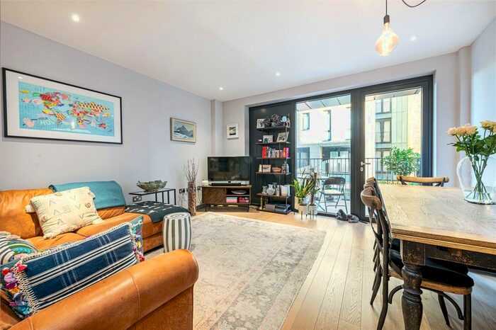 1 Bedroom Flat To Rent In Cummings House, Chivers Passage, London, SW18
