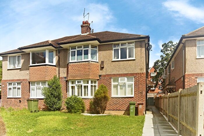 2 Bedroom Maisonette For Sale In Keswick Close, Sutton, SM1
