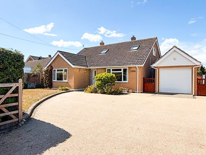 4 Bedroom Chalet For Sale In Gallants Lane, East Harling, Norwich, Norfolk, NR16